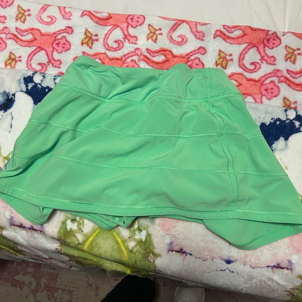Lululemon pace rival skirt